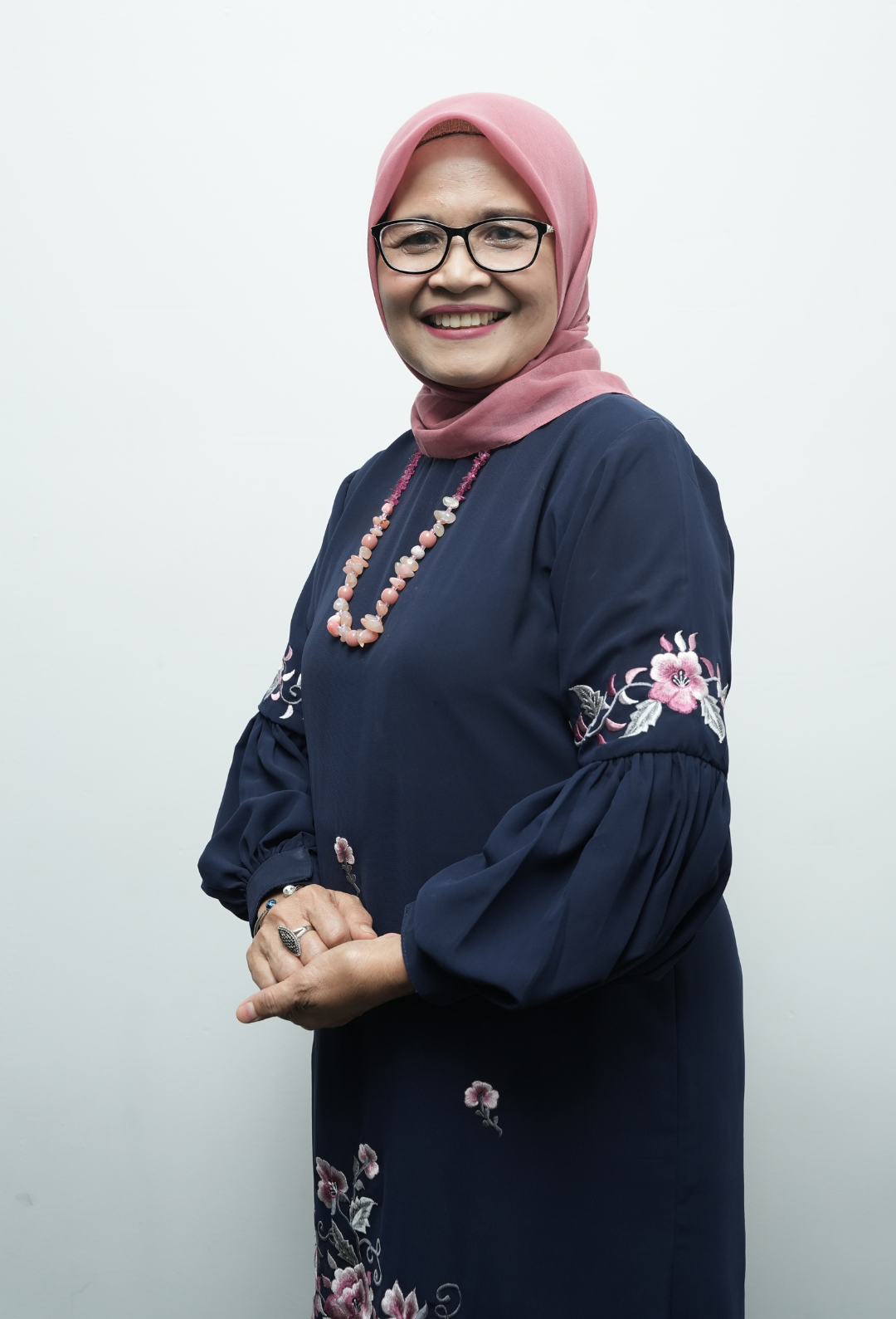 Dr. Hj.Neila Sulung, S. Pd,Ns, M. Kes