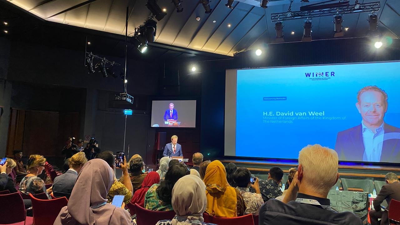 UNIVERSITAS FORT DE KOCK JAJAKI KOLABORASI RISET STRATEGIS DENGAN INSTITUSI TERKEMUKA BELANDA DI AJANG WINNER 2025